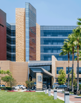 photo of building of UC Irvine Medical Center