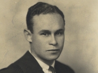 Historic headshot of Charles R. Drew